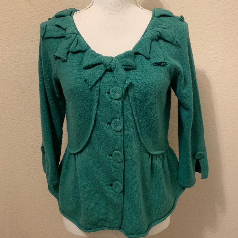 Anthropologie Charlie & Robin Green Bow Button Front Cropped Sweater ¾ Sleeve
